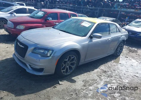 2018 Chrysler 300 300S z USA, uszkodzony, nr VIN 2C3CCABG1JH269551